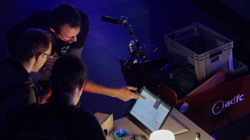 Dennis erklärt den OpenBikeSensor